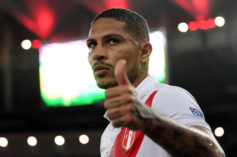 Paolo Guerrero cuelga los chimpunes para La Blanquirroja